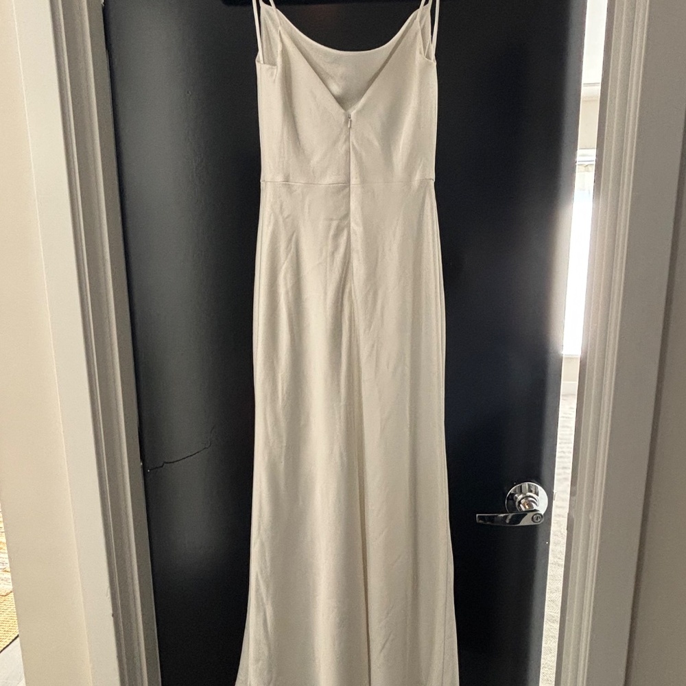 New and unused wedding dress - Picture 4 of 15